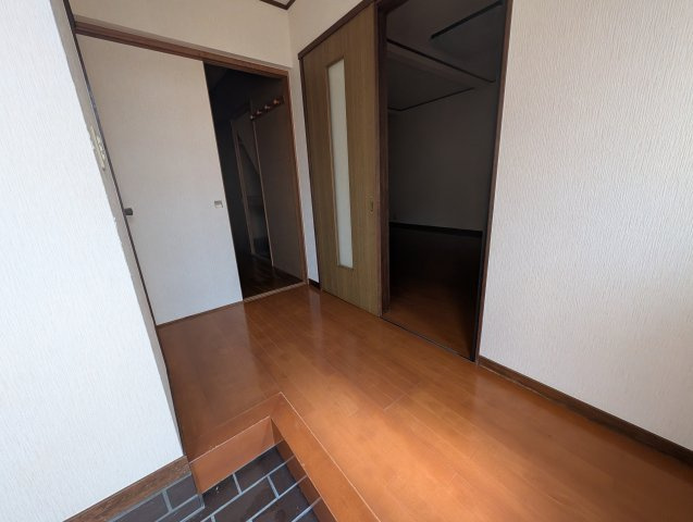高取山町一戸建の玄関