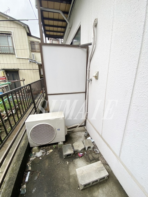 プレステージ新小岩の設備|洗濯機置き場は外になります。