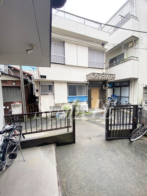 プレステージ新小岩のエントランス|玄関からのエントランス部分です。