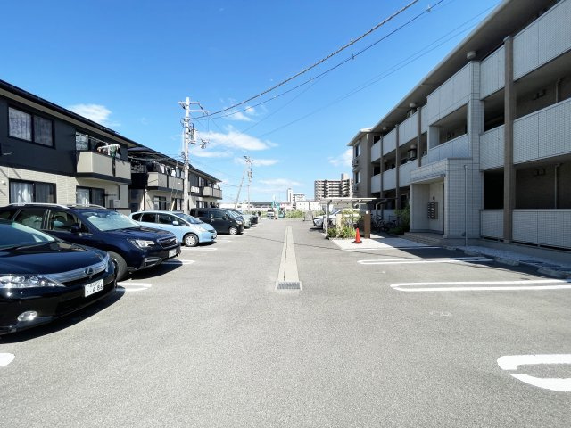 ルミエール　Ｅ棟の駐車場