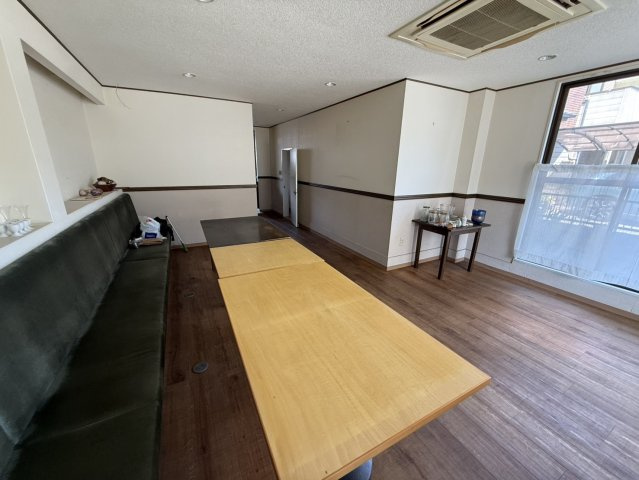 鹿ケ谷テナントの内装