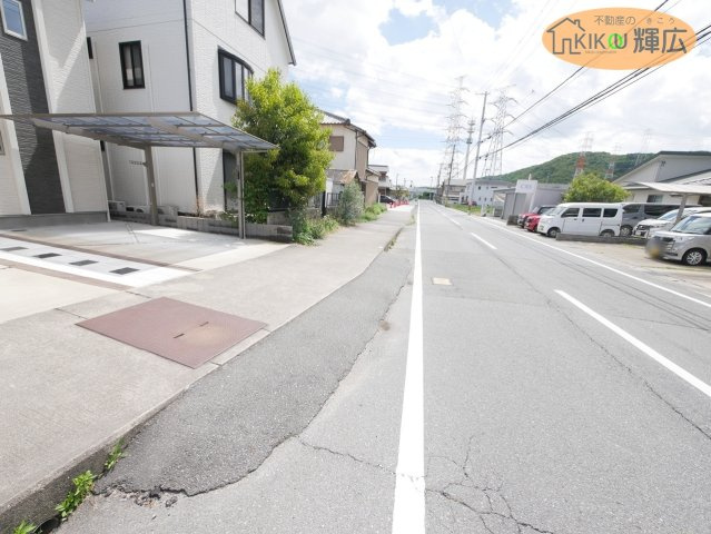 姫路市別所町別所４丁目　中古戸建の前面道路含む現地写真