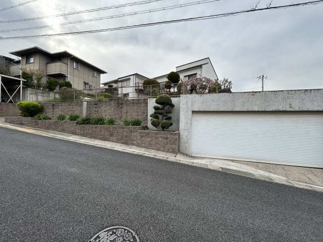 半田市亀崎高根町2丁目の外観|R8.4.6撮影　車庫があります！