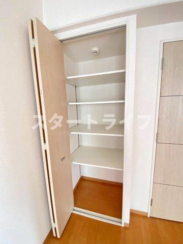 大阪市淀川区西中島３丁目の賃貸マンションの収納