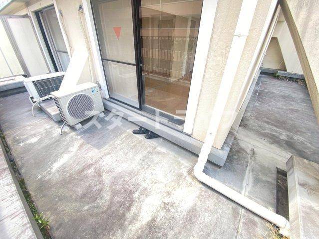 大阪市淀川区西中島３丁目の賃貸マンションのバルコニー
