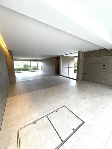 SEA-SIDE VILLA— 辻堂東海岸のエントランス