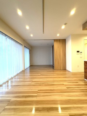 SEA-SIDE VILLA— 辻堂東海岸の居間・リビング