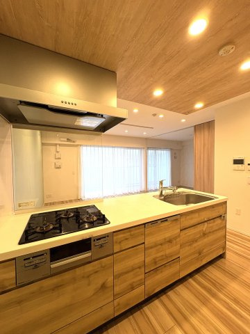SEA-SIDE VILLA— 辻堂東海岸のキッチン