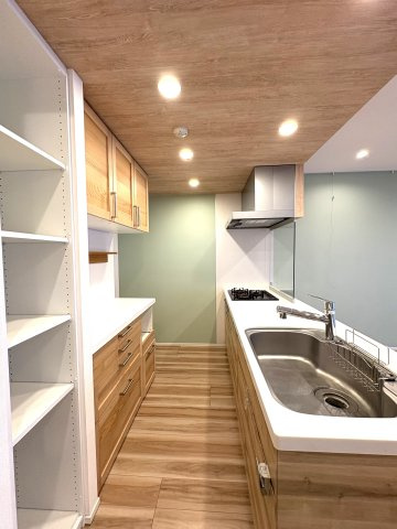 SEA-SIDE VILLA— 辻堂東海岸のキッチン