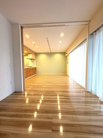 SEA-SIDE VILLA— 辻堂東海岸の洋室