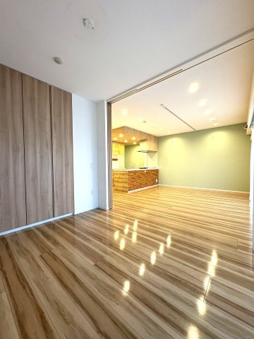 SEA-SIDE VILLA— 辻堂東海岸の洋室