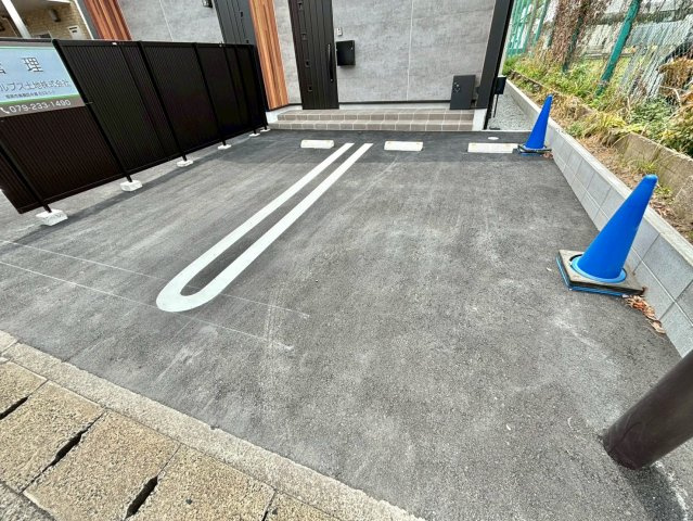オレンジベース広畑北野の駐車場