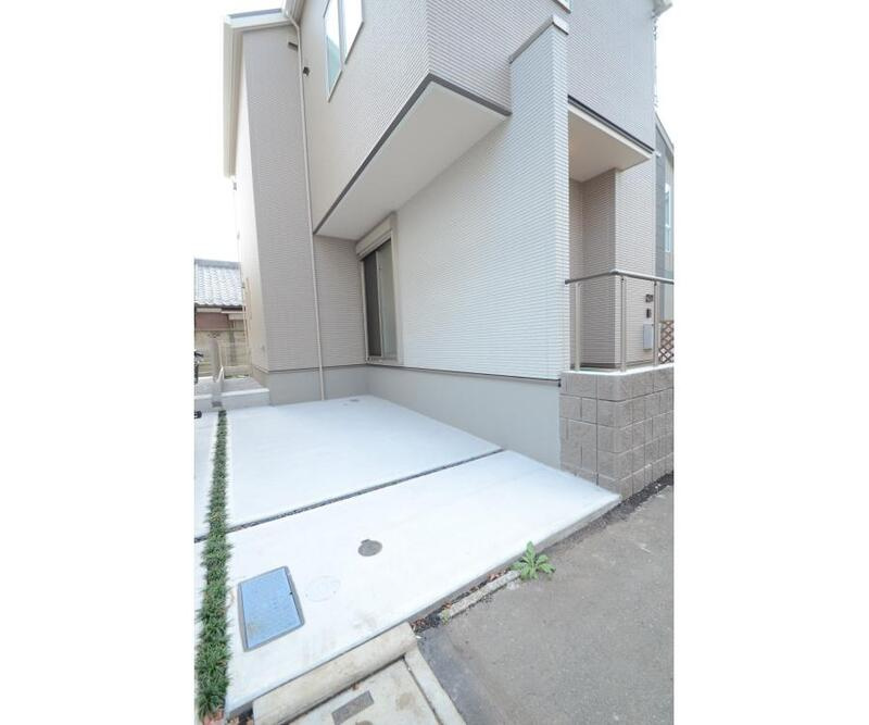 府中市西府町2丁目戸建の駐車場