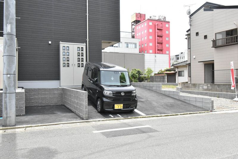 ユーコート櫛原の駐車場