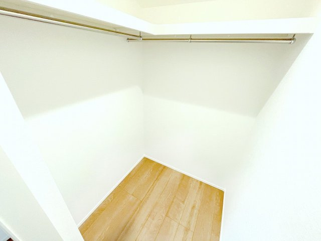 【収納】 | 入間郡三芳町藤久保　新築一戸建住宅　全1棟　(ふじみ野店) | 洋室6.3帖：たっぷり収納できるウォークインクローゼット。お部屋がすっきり片付きます。