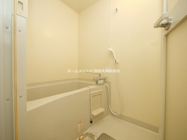 グランシャルマン新大阪の浴室