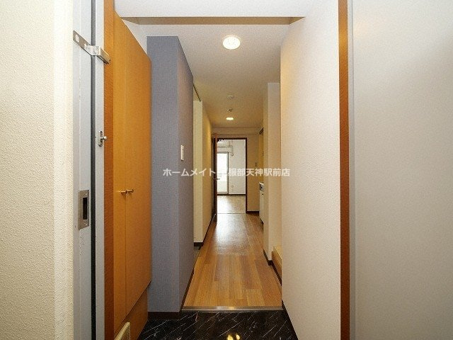 グランシャルマン新大阪の玄関
