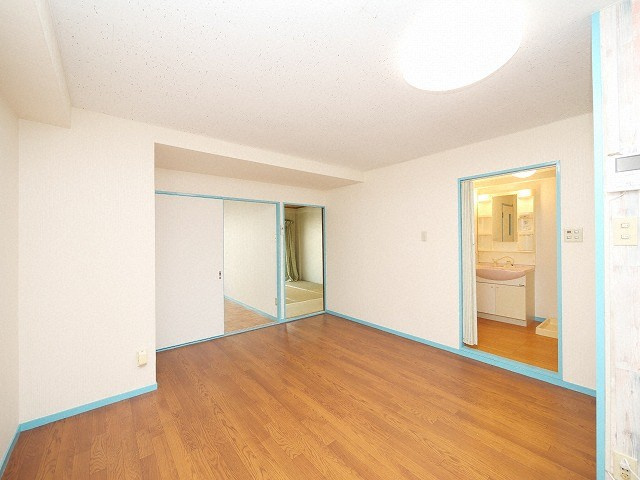 大阪市淀川区三津屋南２丁目の賃貸マンションの居間・リビング