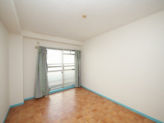 大阪市淀川区三津屋南２丁目の賃貸マンションの居間・リビング