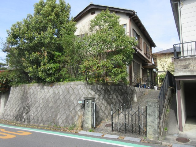 オーナーチェンジ　宮の森一戸建の外観