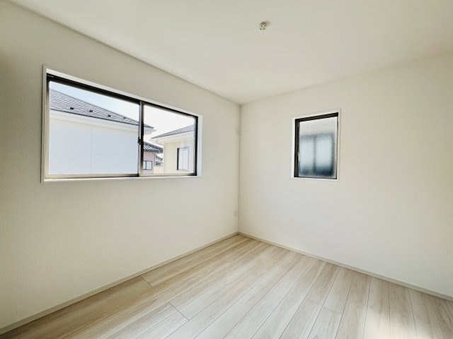 前橋市北代田町の洋室|２階には、洋室4部屋♪