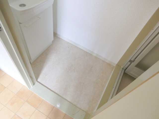 ヴィラ・サニーサイド　冨田ビルの洗面所|独立洗面脱衣所。