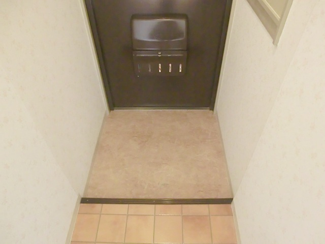 ヴィラ・サニーサイド　冨田ビルの玄関|玄関スペース。