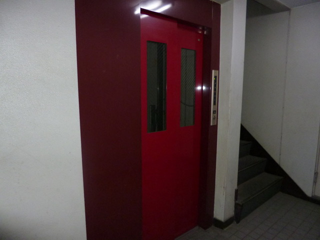 ヴィラ・サニーサイド　冨田ビルのその他共用部分|エレベーター完備！