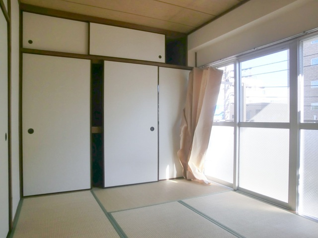 ヴィラ・サニーサイド　冨田ビルの和室|やっぱり畳は癒されますね～。