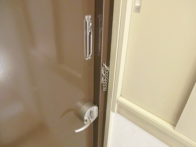 ヴィラ・サニーサイド　冨田ビルのセキュリティ|ドアチェーン完備。