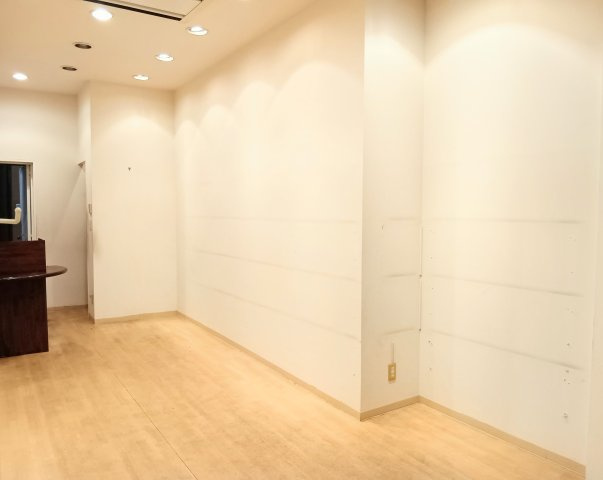 売店付住宅　中央区田町のその他|これからお好きな壁紙に変えて、自分らしい空間づくりを楽しめます！