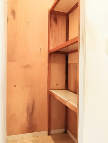 売店付住宅　中央区田町のその他|ちょっとした収納スペースもあり、備品などの整理にも便利です。
