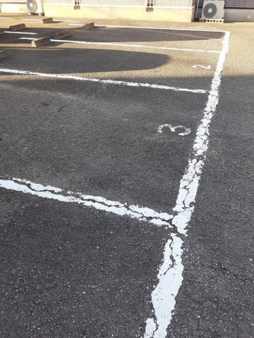 ロイヤル雑賀の駐車場|駐車場です