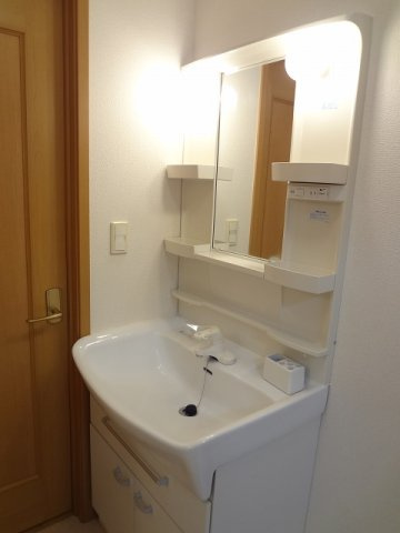 グランドゥール　Ａの洗面所|コンパクトで使いやすい洗面所
