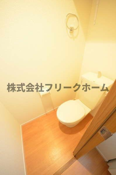 三鷹市牟礼５丁目の賃貸マンションのトイレ