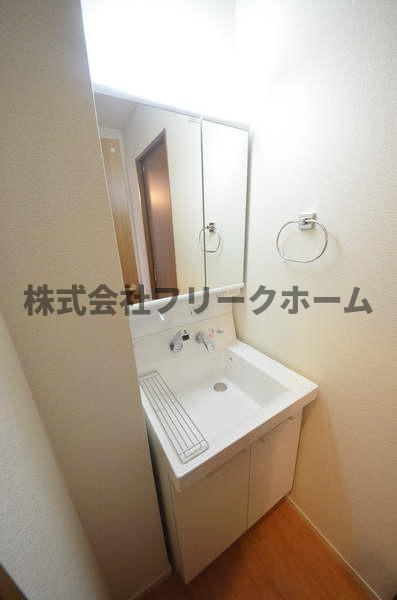 三鷹市牟礼５丁目の賃貸マンションの洗面所