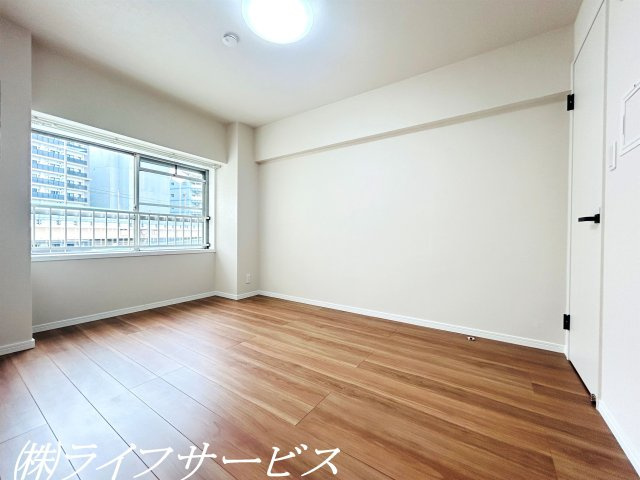 【洋室】 | 新北野第2コーポ | 洋室6帖/ウォークインクローゼット有