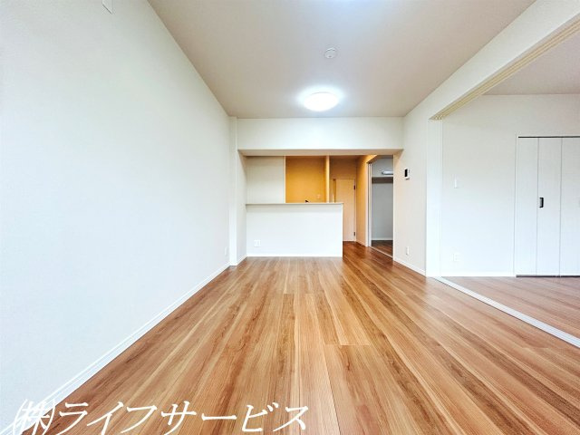 【居間・リビング】 | 新北野第2コーポ | 室内改装済につきすぐにお住まい頂けます！