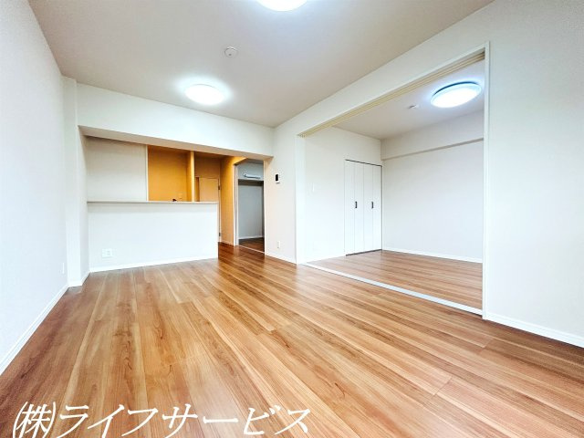 【居間・リビング】 | 新北野第2コーポ | 室内改装済につきすぐにお住まい頂けます！