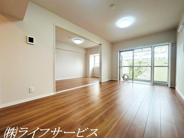 【居間・リビング】 | 新北野第2コーポ | 南西向きＬＤＫ13.5帖