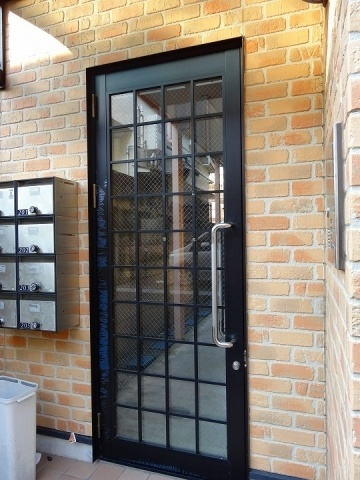 ライフピアエミリアのエントランス|エントランス