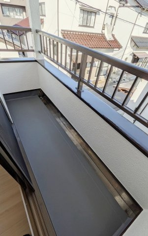 船本貸家のバルコニー