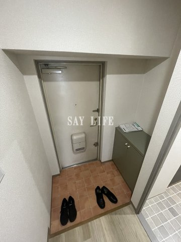 ナカノビルの玄関