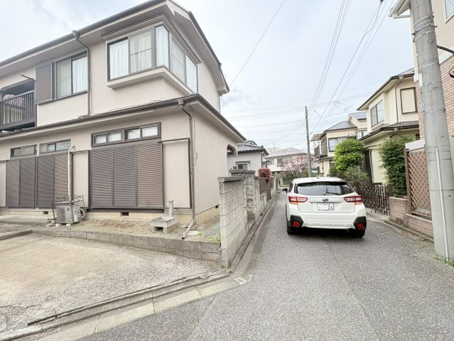 狭山市柏原　建築条件なし売地　西武新宿線『狭山市駅』徒歩27分　【柏原小学区】の前面道路含む現地写真