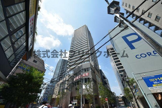 三鷹市下連雀３丁目の賃貸マンションの外観