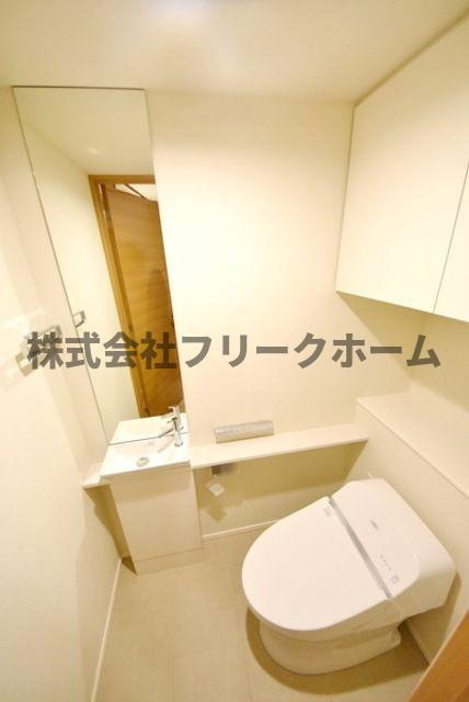 三鷹市下連雀３丁目の賃貸マンションのトイレ