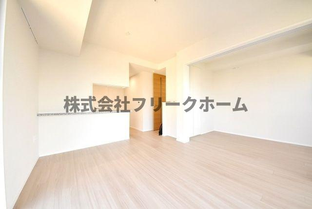 三鷹市下連雀３丁目の賃貸マンションの居間・リビング