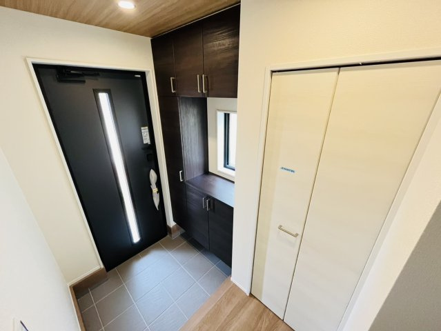 大府市柊山町8-70『仲介手数料無料』新築戸建ての玄関