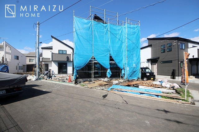 【前面道路含む現地写真】 | 陽の光をたっぷりと浴びながら気持ち良く生活が出来ます。夢のマイホーム、夢ではなく実現出来ます！見学・ご相談等、お気軽にご連絡下さい。