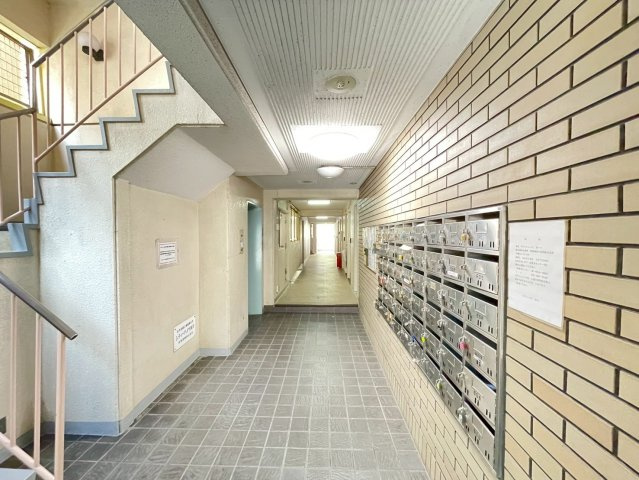 シティーハイツ弥刀のロビー